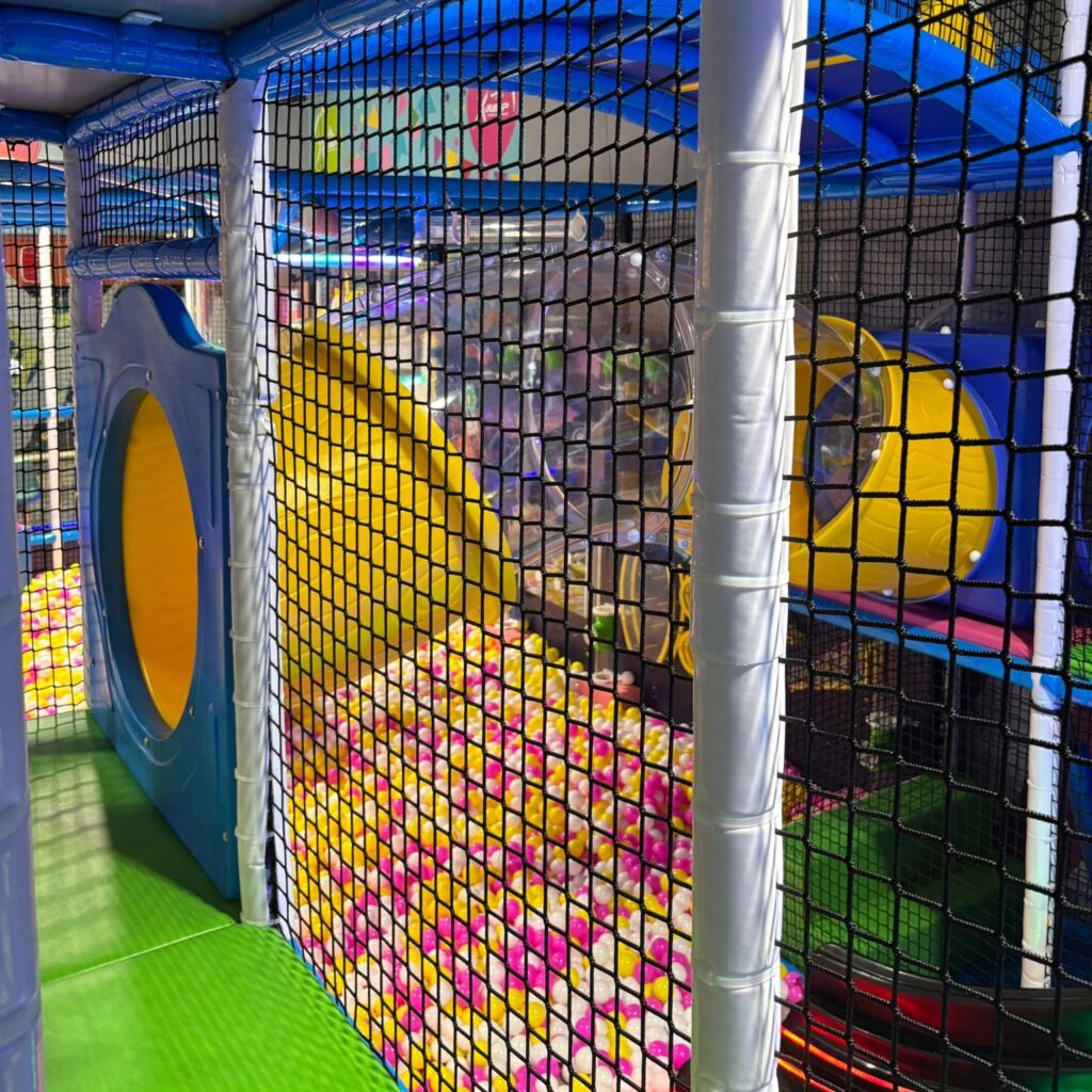 Zona Kids en el centro X-Jump Avilés