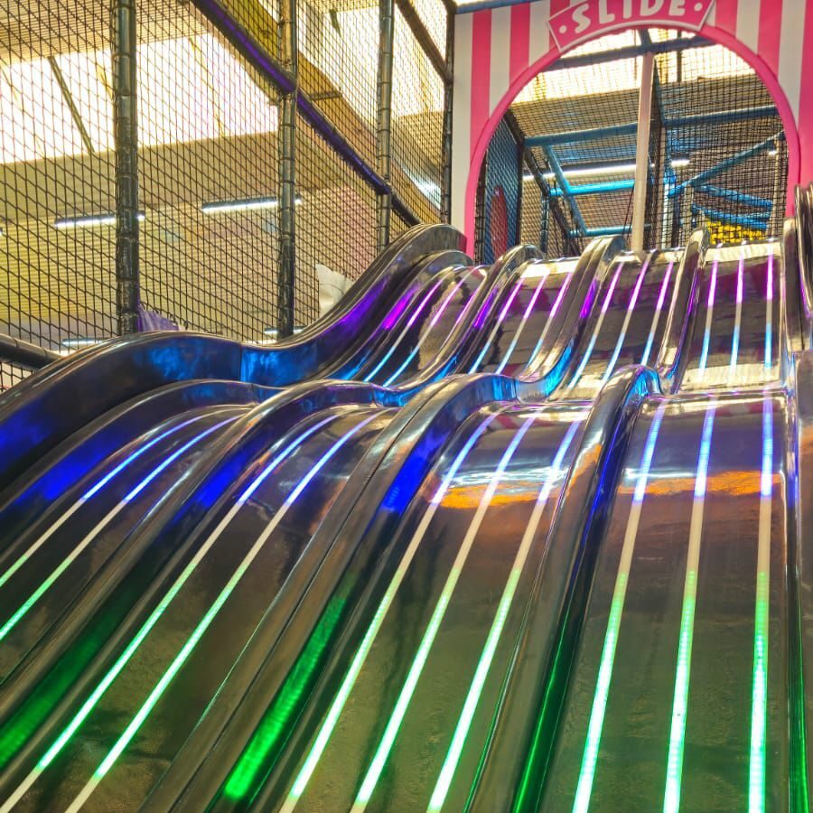 Toboganes en el centro X-Jump Ponferrada